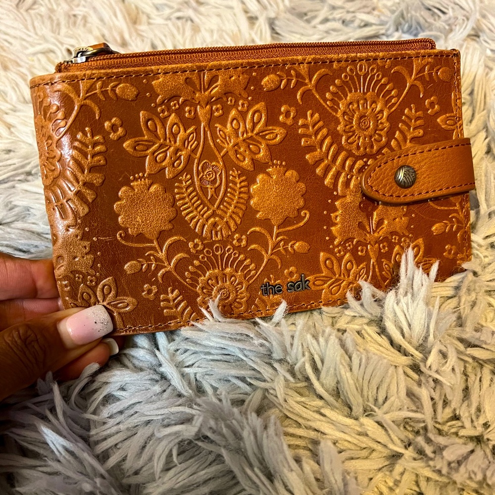 THE SAK Tooled Brown Leather Embroidered 16 card holder Two Zipper Wallet